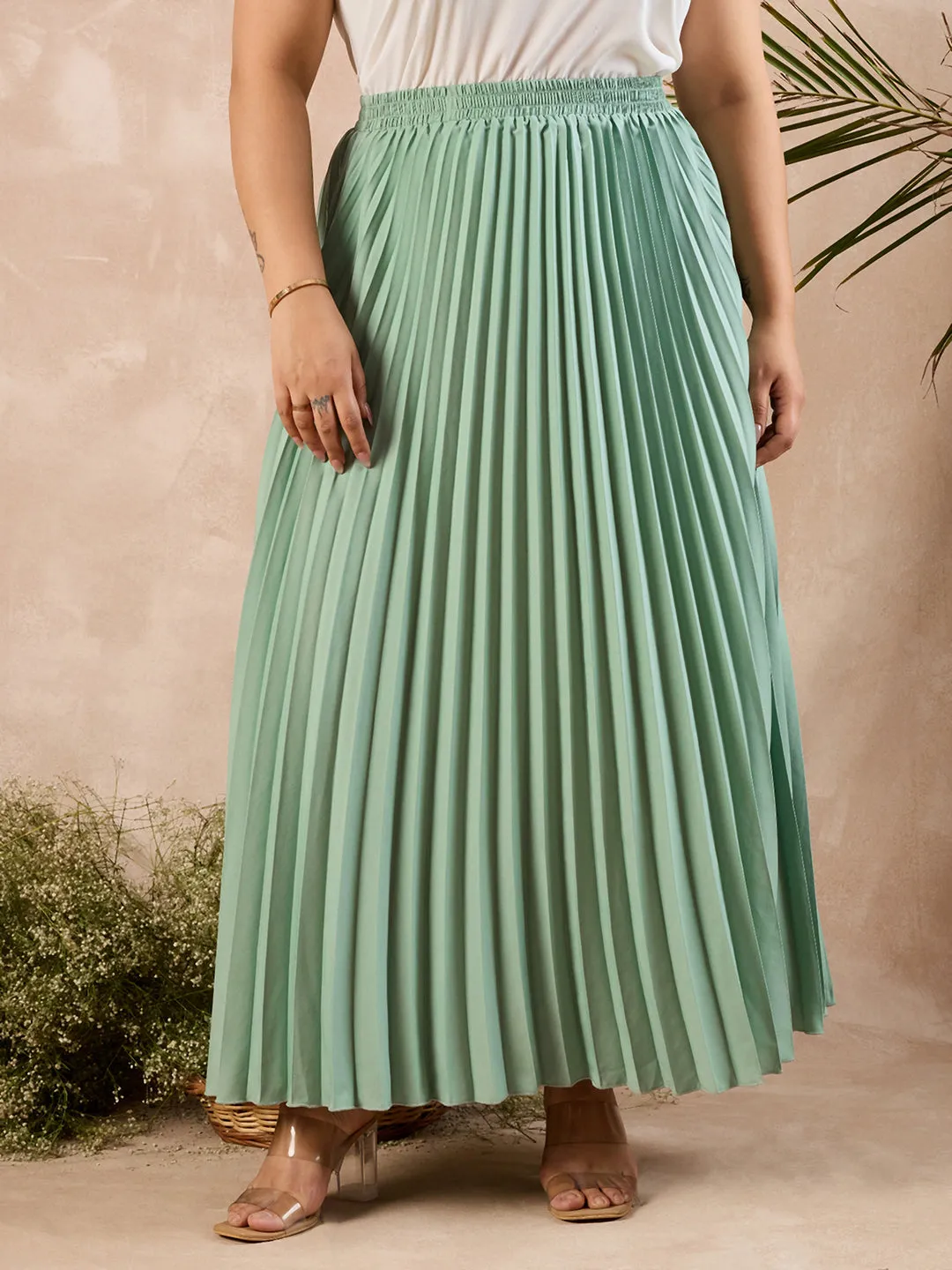 Berrylush Curve Women Solid Green High-Rise Elastic Waist Slip-On Pleated A-Line Maxi Skirt