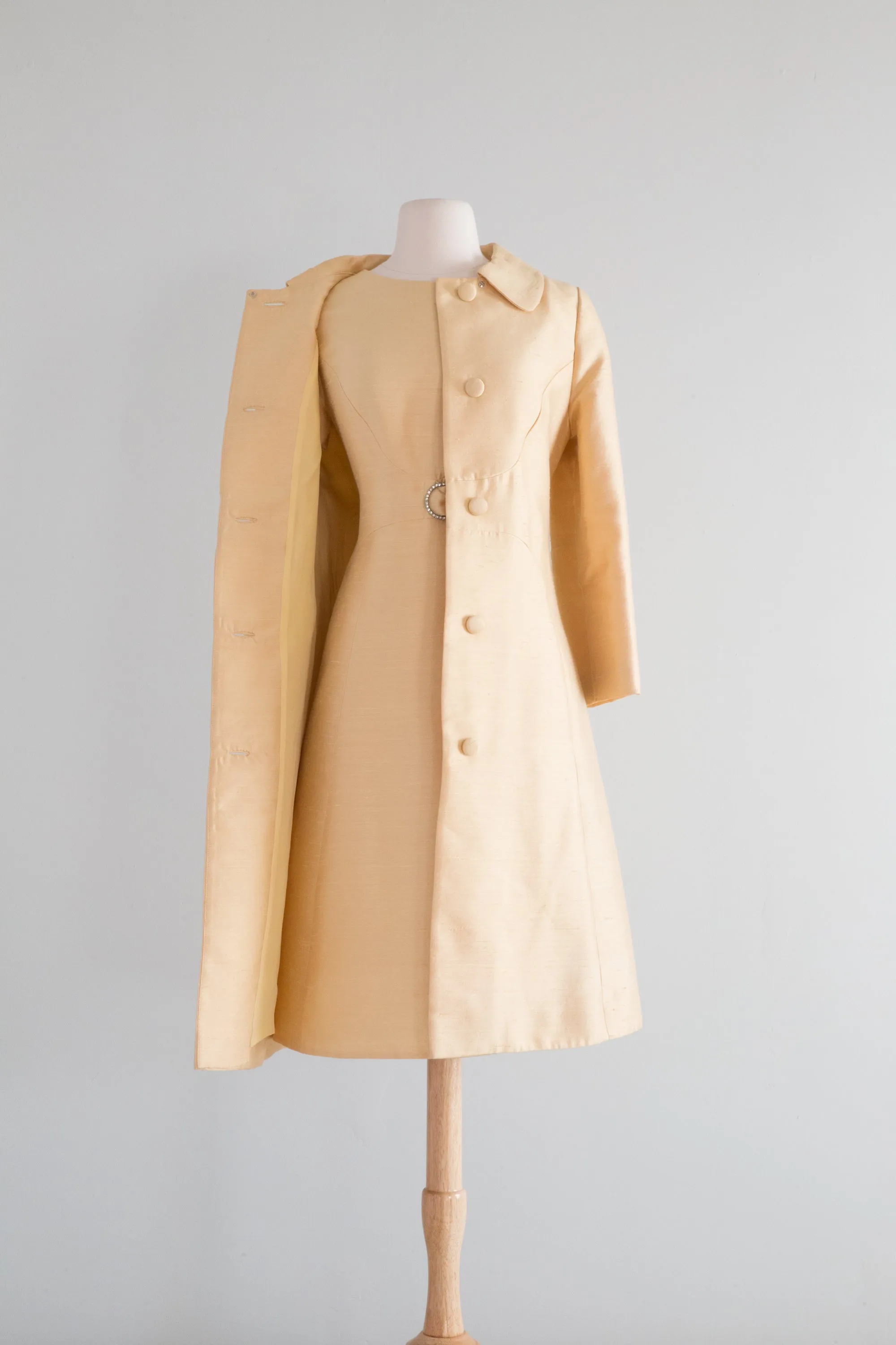 Chic 1960's Butter Yellow Shantung Silk Dress & Coat Set / Medium