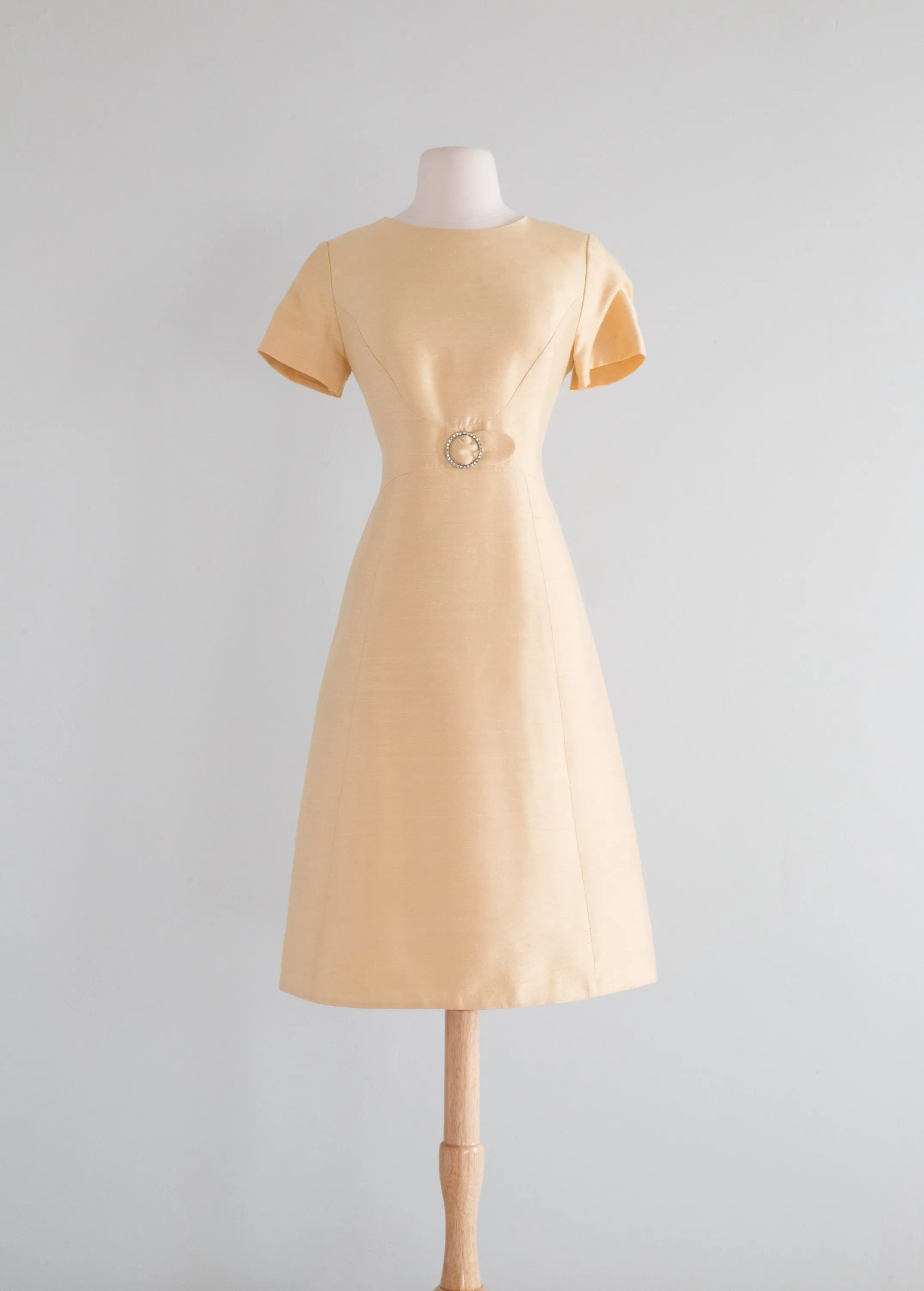 Chic 1960's Butter Yellow Shantung Silk Dress & Coat Set / Medium