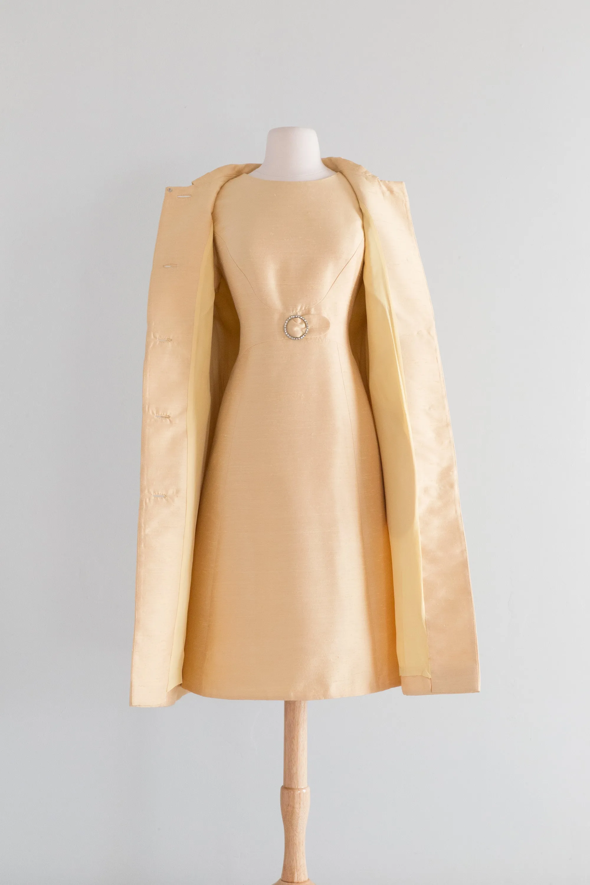 Chic 1960's Butter Yellow Shantung Silk Dress & Coat Set / Medium