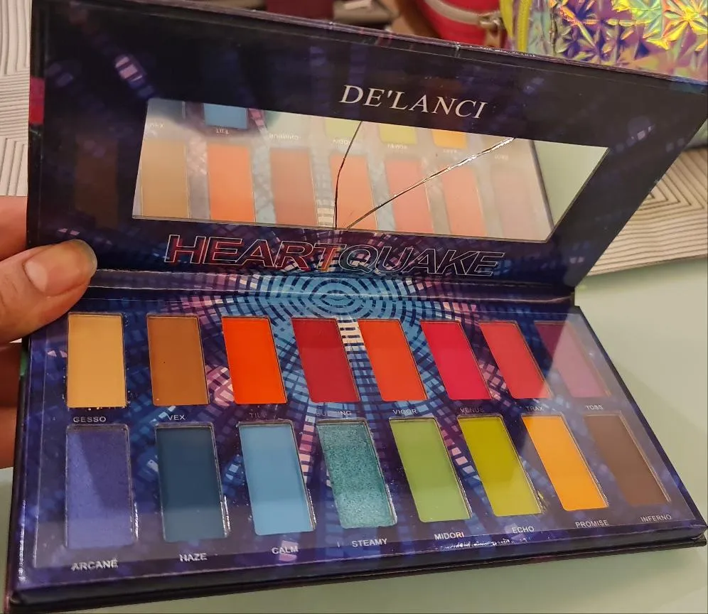 DE'LANCI 16 Bright Color Eyeshadow Palette( mirror cracked )