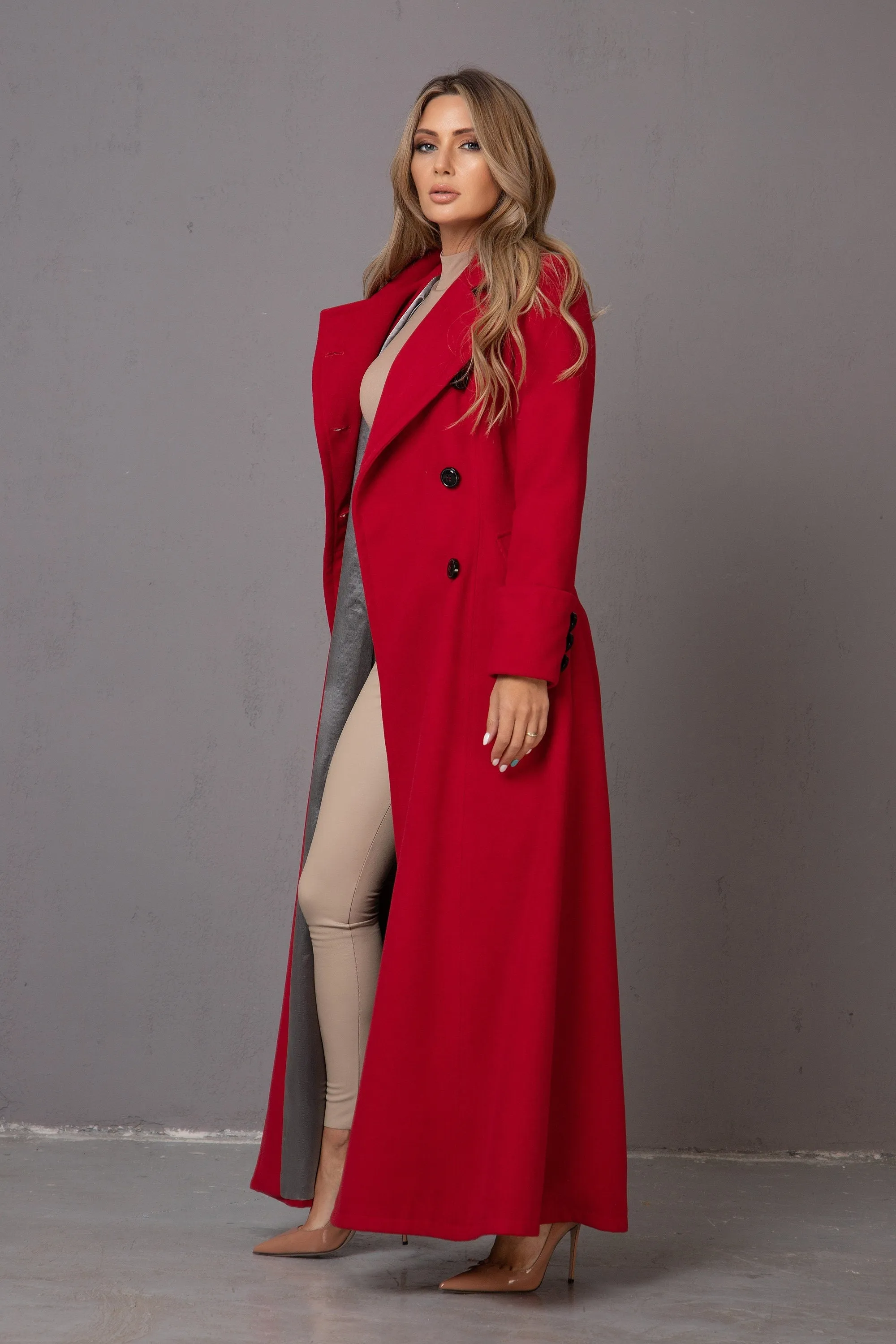 FLATTERING LONG COAT