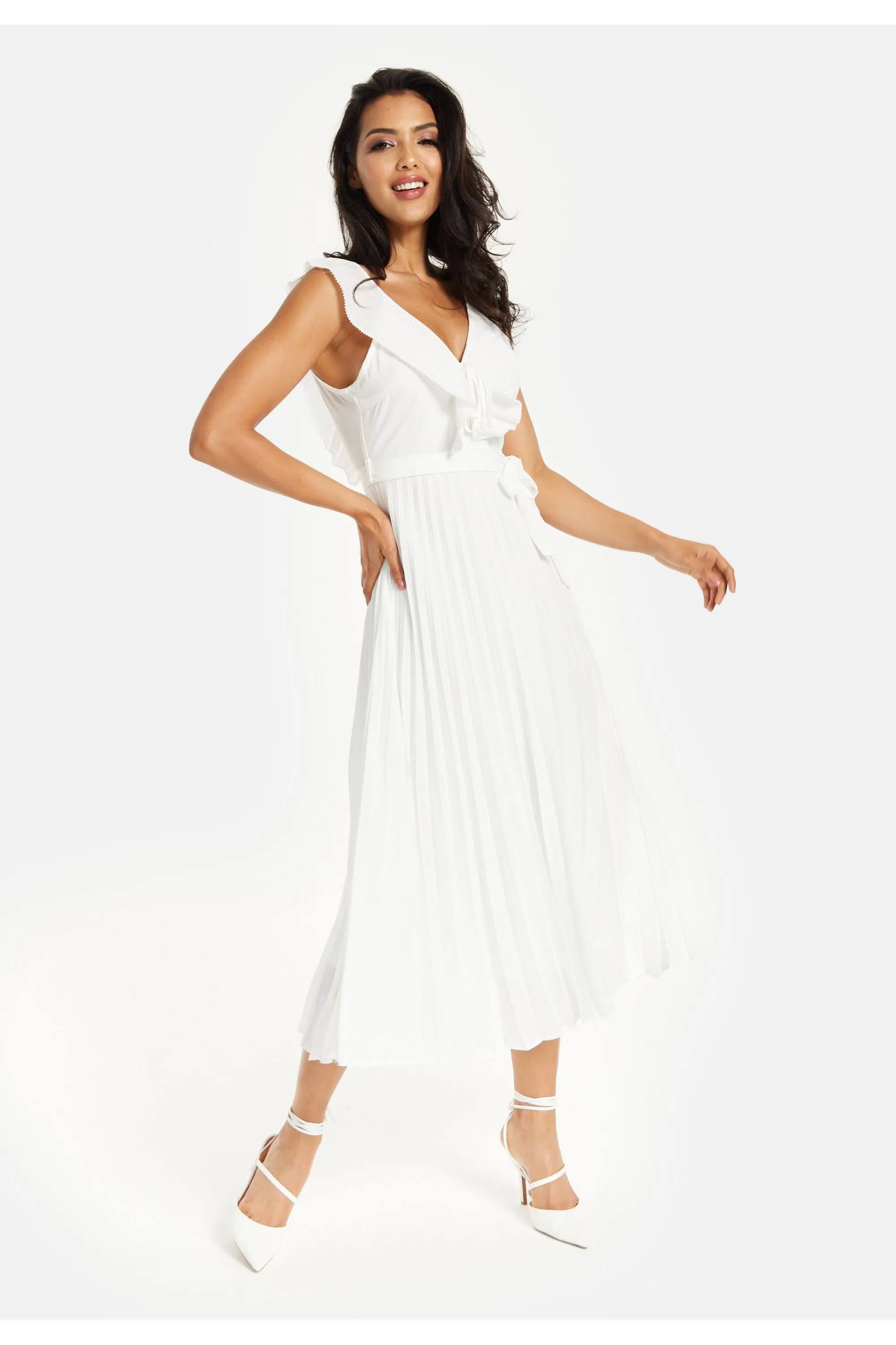 Liquorish Frilled V Neck Sleeveless Pleated Maxi Dress In White